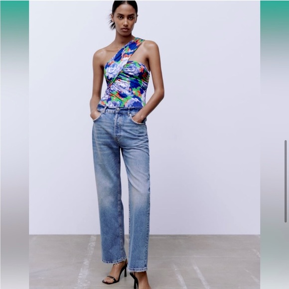 Zara | Assymetrical One Shoulder Floral Bodysuit - Picture 5 of 11